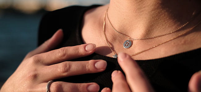 Evita el contacto con productos químicos